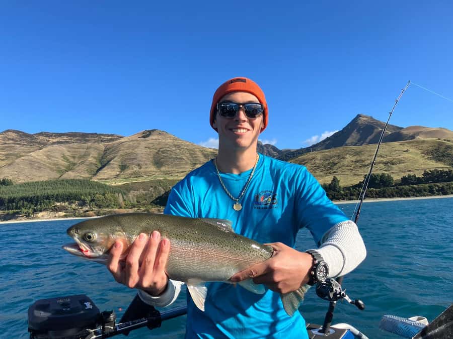 Lake Wakatipu: 3 Hour Fishing Adventure by Boat - How the electric boat changes the fishing experience