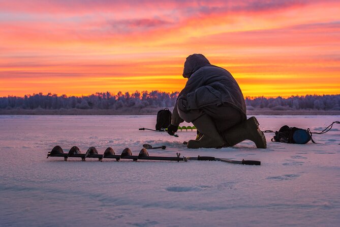Lapland Ice Fishing Experience from Rovaniemi - The guides make a practical difference
