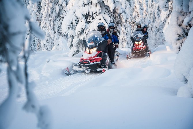 Lappish Lunch Break -Snowmobiling, ice fishing and tasty food - Planning the day around Safartica