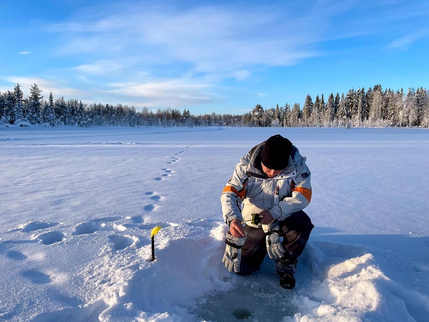 Levi: Ice Fishing Trip in a small group - A quiet morning or afternoon on the ice