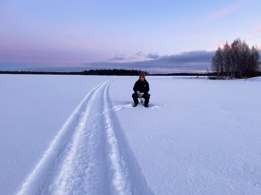 Levi: Ice Fishing Trip in a small group - What the 104 dollar price covers