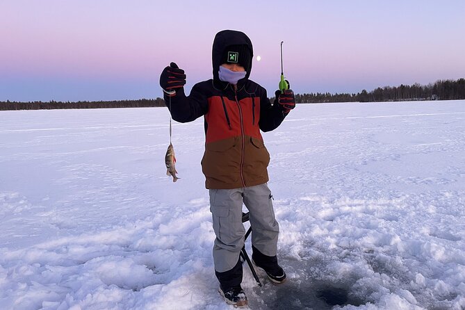 Levi: Small group ice fishing experience - A good choice for families and first-time fishers