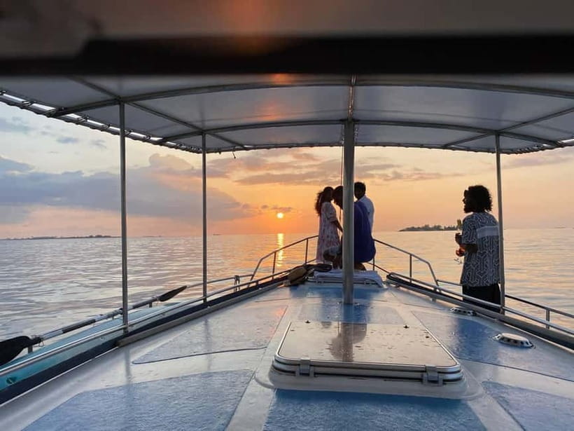Maldives Sunset Fishing Trip: A Tranquil Angling Experience - Dhe Geri Heli Reef brings the sunset into view