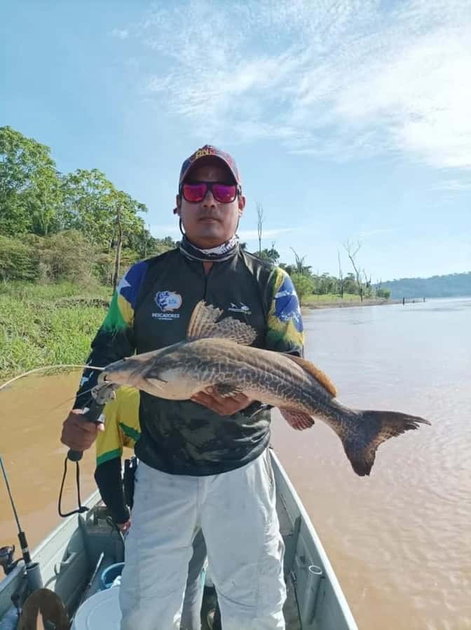 Manaus : A day of fishing on the Rio Negro - The floating restaurant lunch around noon