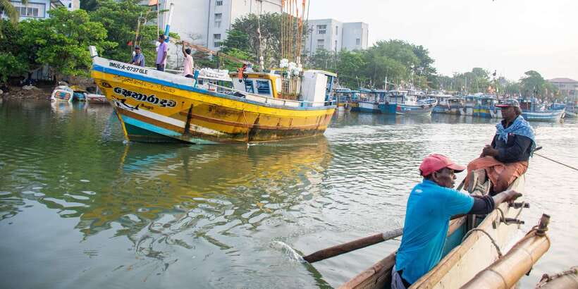 Negombo: Catamaran Sailing with Traditional Fishermen - What Guide Tharaka Adds
