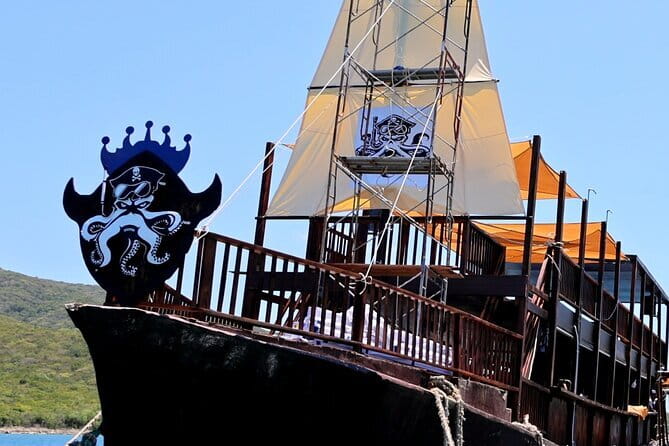 Nha Trang Bay Day Tour: Snorkeling, Fishing, BBQ Lunch & Relaxing - Lunch on the bay at about 11:30 AM