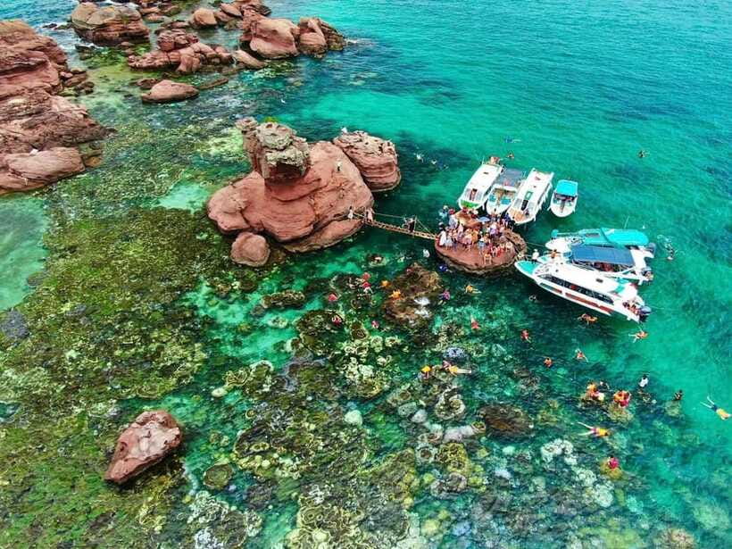 Phu Quoc 3 Islands Snorkeling, Fishing Private Boat Tour - A seafood BBQ beside the water