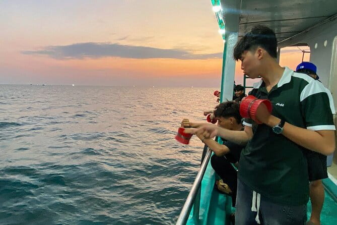 Phu Quoc Half-Day Tour with Sunset BBQ & Night Squid Fishing - Night squid fishing with local equipment