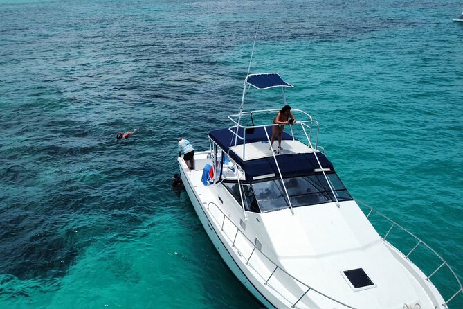 Private 38' Defender Sportfishing/Swim with Pigs in Nassau - What the $850 Group Price Really Buys