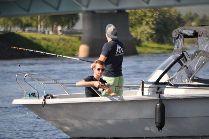 Private Guided Fishing Boat Tour in Rovaniemi - The Guides Add the Human Touch