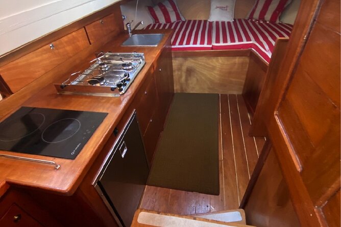 Private tour with fishing, tour of Capri and lunch on board - What the hosts add to the day