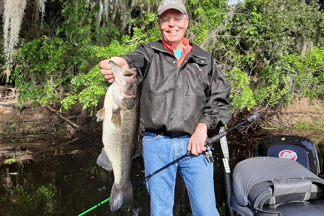 Private Trophy Bass Harris Chain of Lakes Fishing Charter - Weather, licenses, and what to bring