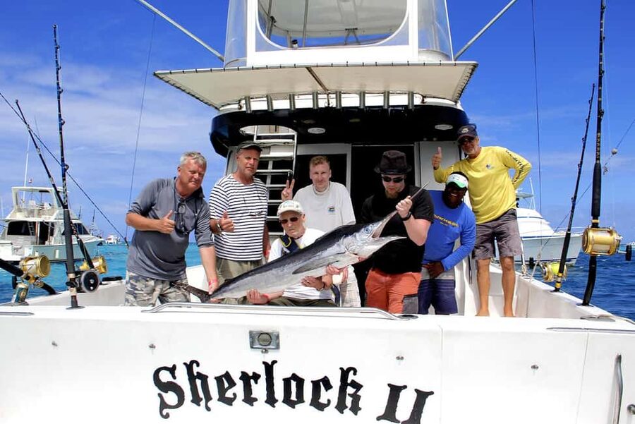 Punta Cana offshore private fishing charter "Sherlock" 39 ' - Leaving Punta Cana for a private offshore run