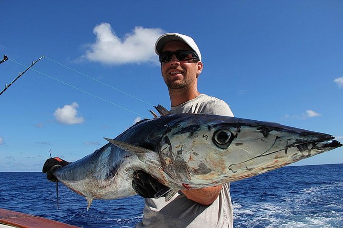 Punta Cana Private Fishing Charter boat Fortuna 42' - Handling seasickness and rough water