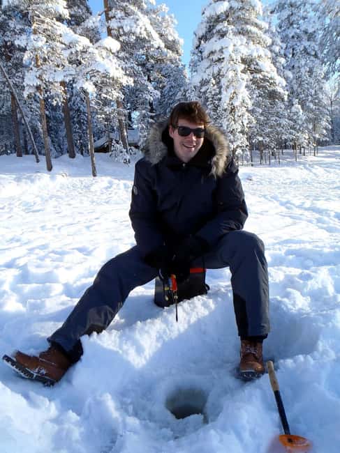 Pyhä: Ice Fishing Experience at Frozen Lake - The wait for perch, white fish, or rainbow trout