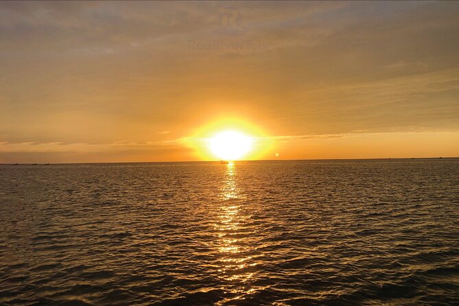 Red River Private Tour : Sunset and Night Squid Fishing - Dinner cooked aboard the boat