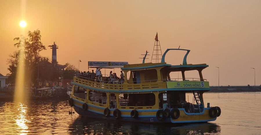 RedRiverTours - Enjoying Sunset & Night Squid Fishing - From Duong Dong to a sunset at sea