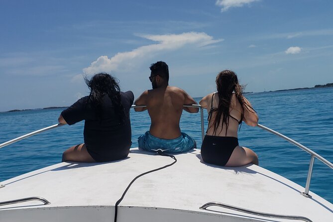 Rose Island: Private Snorkeling, Fishing, and Swimming with Pigs - Fishing around Rose Island and Paradise Island