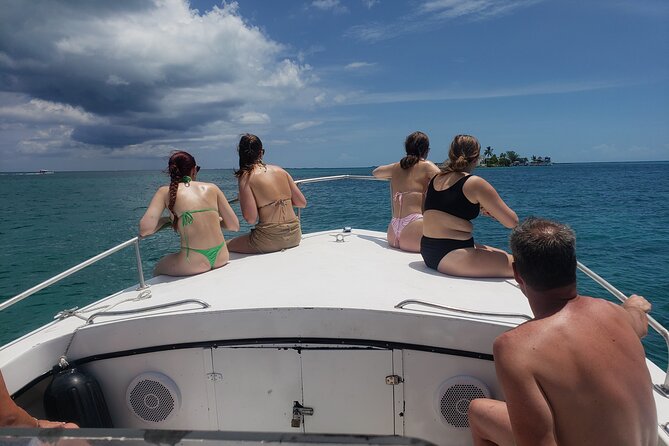 Rose Island: Private Snorkeling, Fishing, and Swimming with Pigs - How weather can change the day