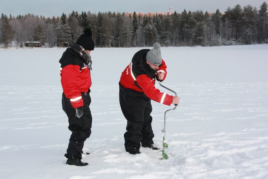 Rovaniemi: Arctic Circle Ice Fishing Experience - A quiet frozen lake, not a staged attraction
