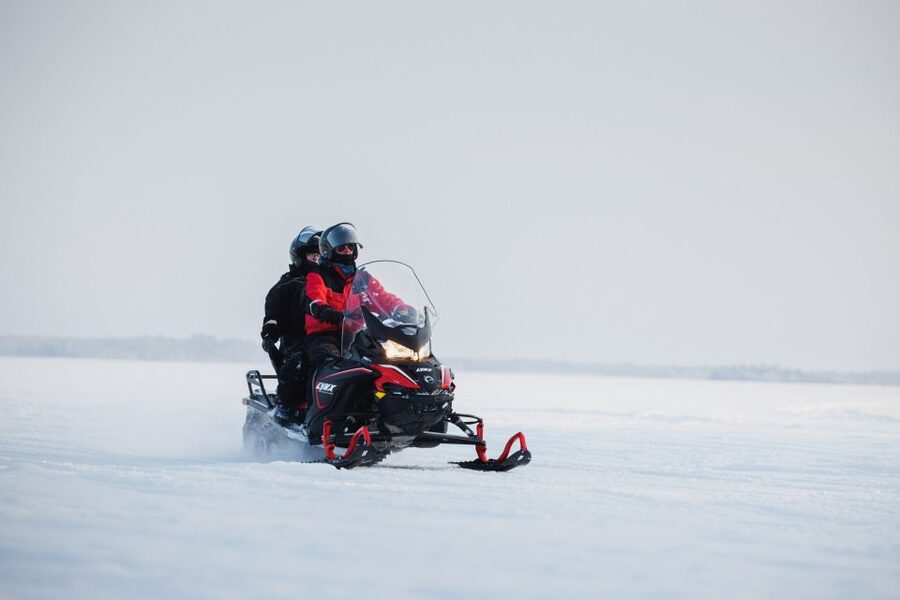 Rovaniemi: Ice Fishing & Snowmobile Safari Combo Day - A four-and-a-half-hour Arctic outing