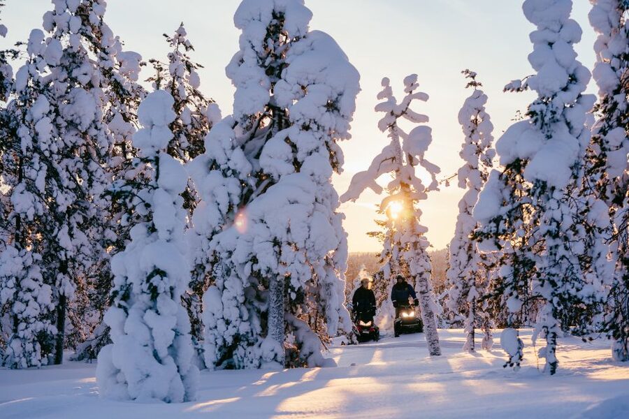 Rovaniemi: Ice Fishing & Snowmobile Safari Combo Day - Arriving at the frozen lake
