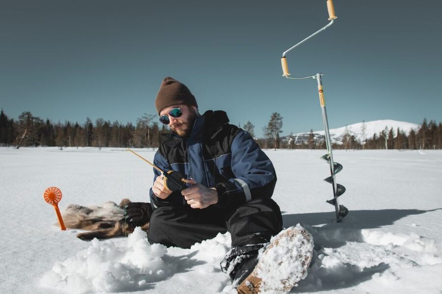 Saariselkä: Arctic Ice Fishing Experience - What the guides add to the experience