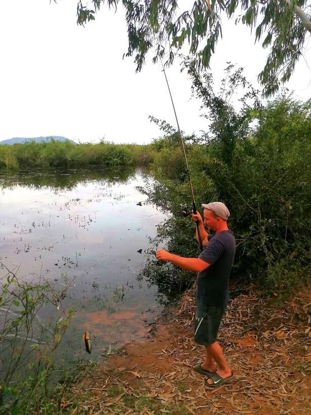 Siem Reap: Fishing in the rice fields, in the villages of Siem Reap - Local markets before the fishing begins