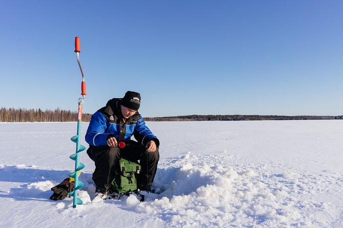 Snowmobiling and ice fishing in Apukka Resort, Rovaniemi - Value, transport, and booking details