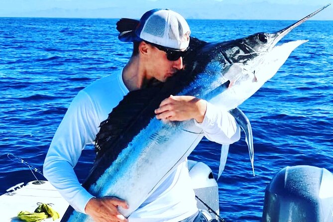 Sportfishing Charters in Cabo San Lucas with Kellyfish Cabo Sportfishing - Handling the catch after the boat returns