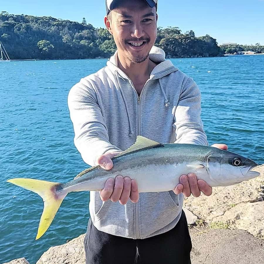 Sydney: Onshore Fishing Experience with Equipment - The first cast: instruction before patience