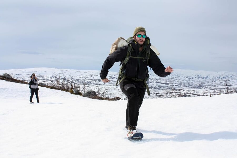 Tromsø: Ice Fishing and Snowshoe Hiking with a Local Guide - Wildlife and the return walk