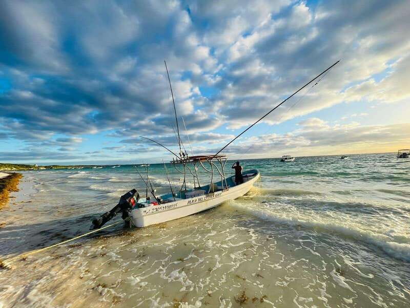 Tulum: Sport Fishing Experience with Ceviche - Using the supplied rods, reels, bait, and lures