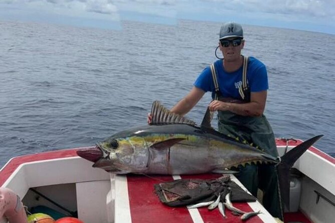 Wholesale Fishing in Poti Marara at Tahiti Teahupoo Peninsula - What happens during the four hours