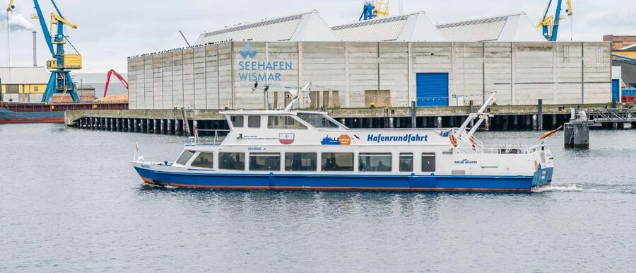 Wismar: Harbor Cruise with Sea Animal Fishing and Guide - Key points to know before booking