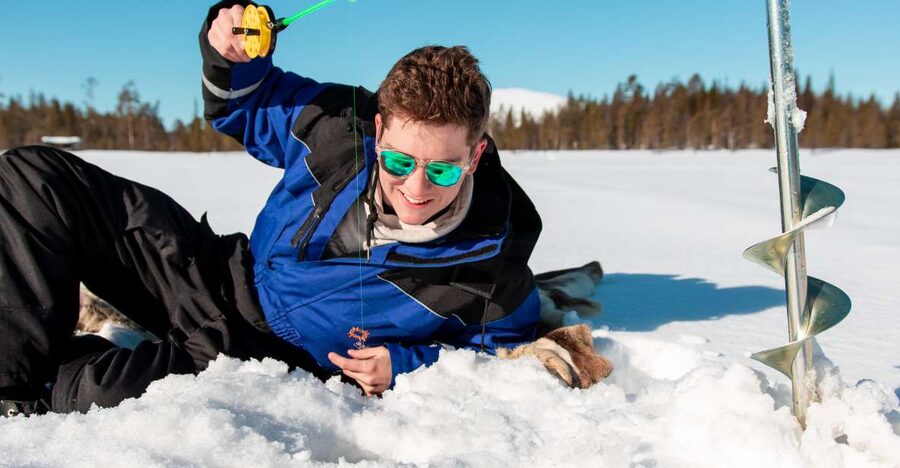 Ylläs: Snowmobile Adventure with Ice Fishing - Reaching the frozen lake for ice fishing